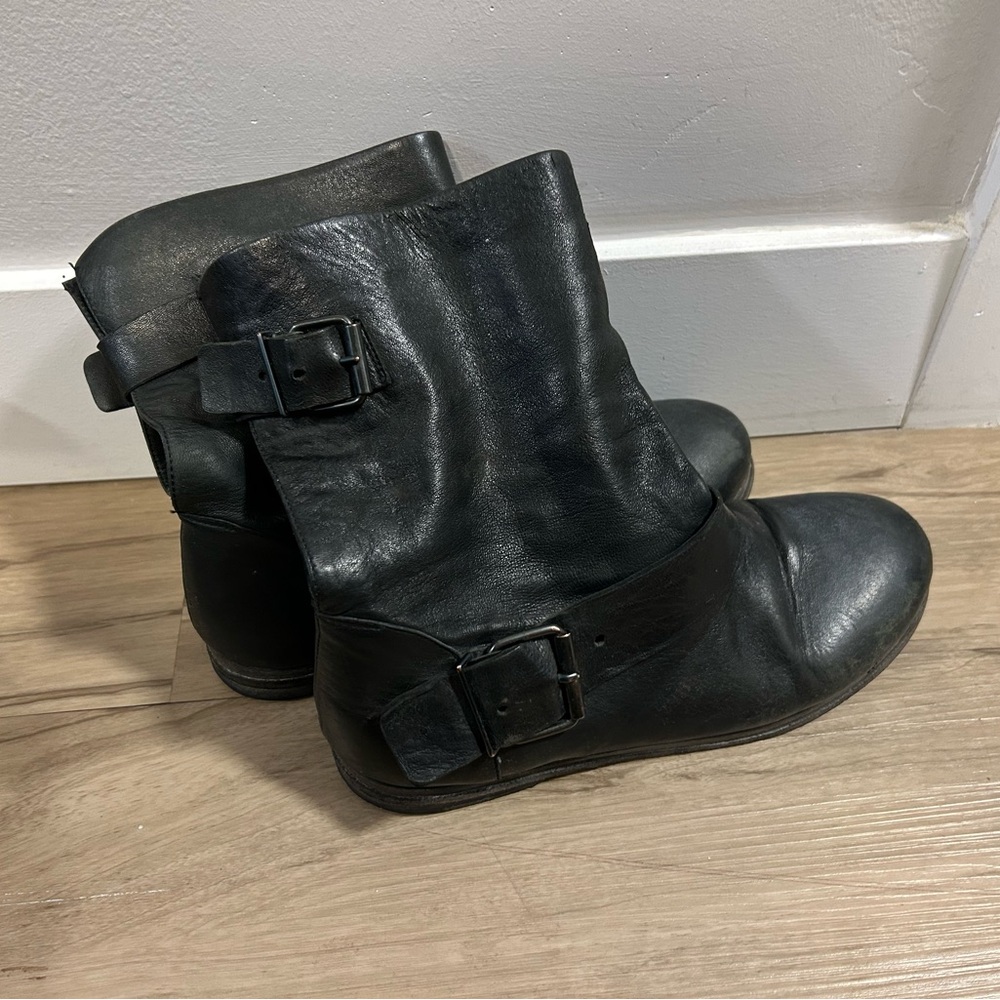 Black Leather Buckle Boots